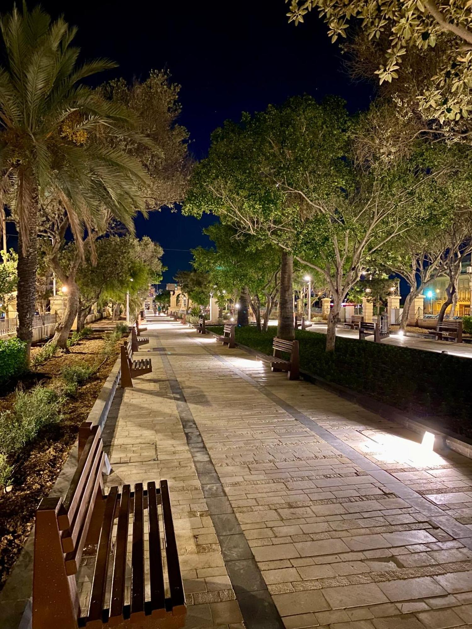 Your Apartment Флориана Экстерьер фото
