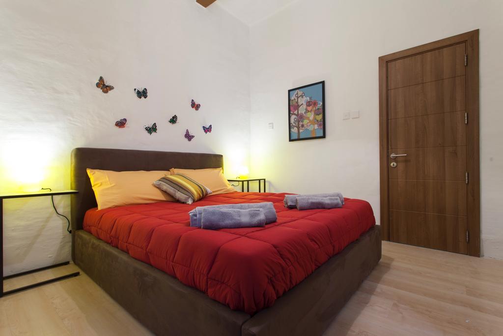 Your Apartment Флориана Экстерьер фото