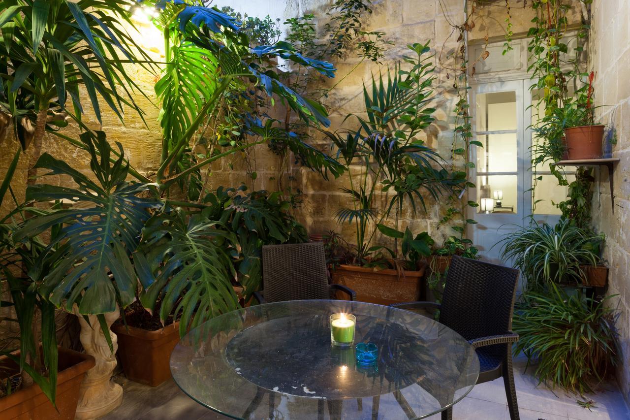 Your Apartment Флориана Экстерьер фото