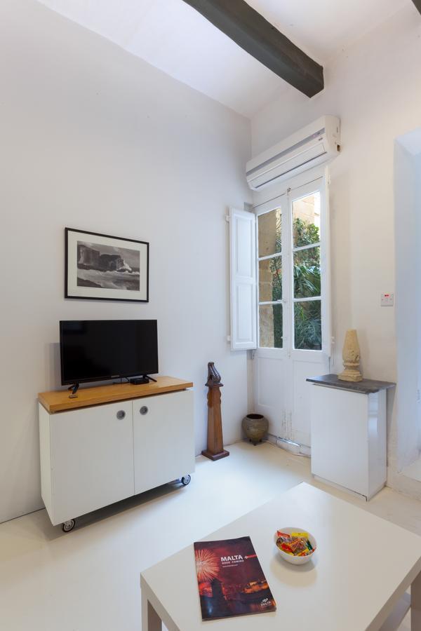 Your Apartment Флориана Экстерьер фото